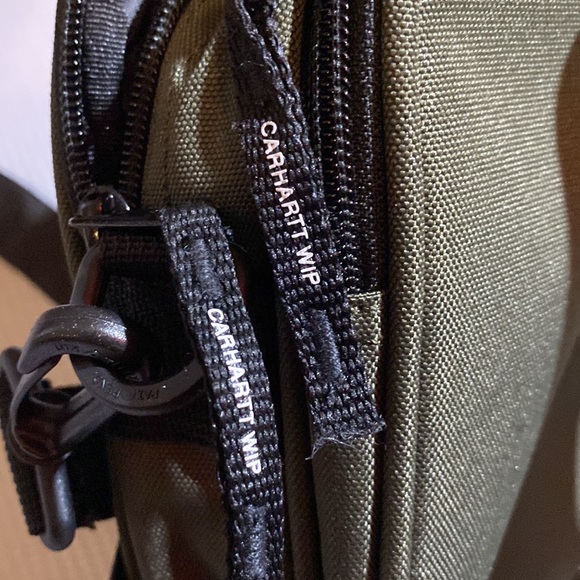 SOLD! CARHARTT cross body bag - Picture 4 of 7